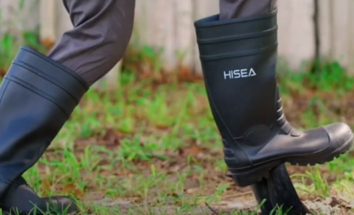 Examining the durability of the rubber work boots