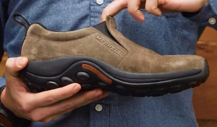 Inspecting the quality and comfortability of the slip-on work boots
