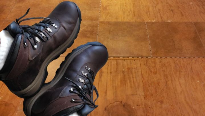 Testing out Timberland Flume Mid Waterproof Boots in dark brown color