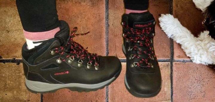 Checking out the Columbia Newton Ridge Shoe in black and poppy red