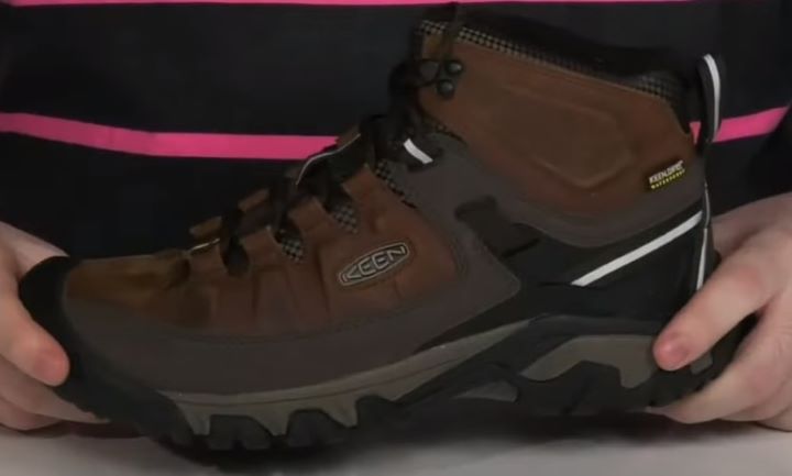 Reviewing the support and durability of the hiking work boot
