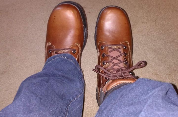 Trying out the wolverine work boots for the ankle in a leather brown color