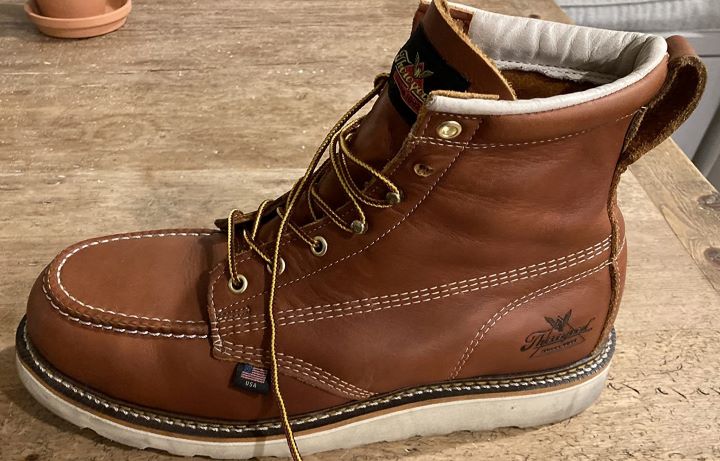 Checking the support and comfortability of the good moc toe work boots
