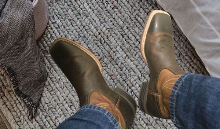 Trying out the Ariat Hybrid Rancher Western Boot in a brown oiled rowdy color