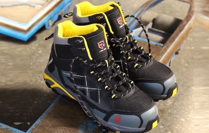 Checking the attractive and durable design of the diabetic work boots