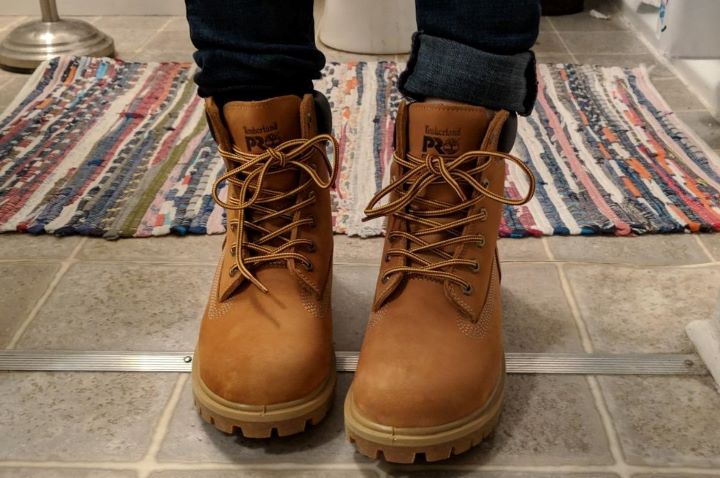 Using the durable lineman work boots from Timberland PRO