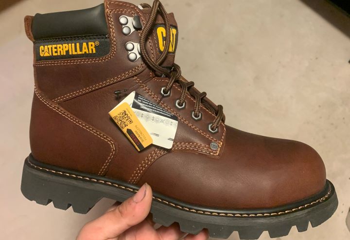 Having sturdy round toe work boots from Caterpillar