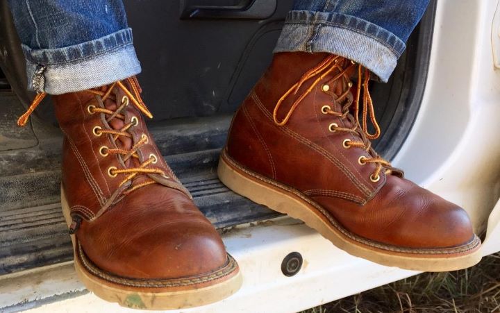 Confirming how comfortable the slip resistant work boot